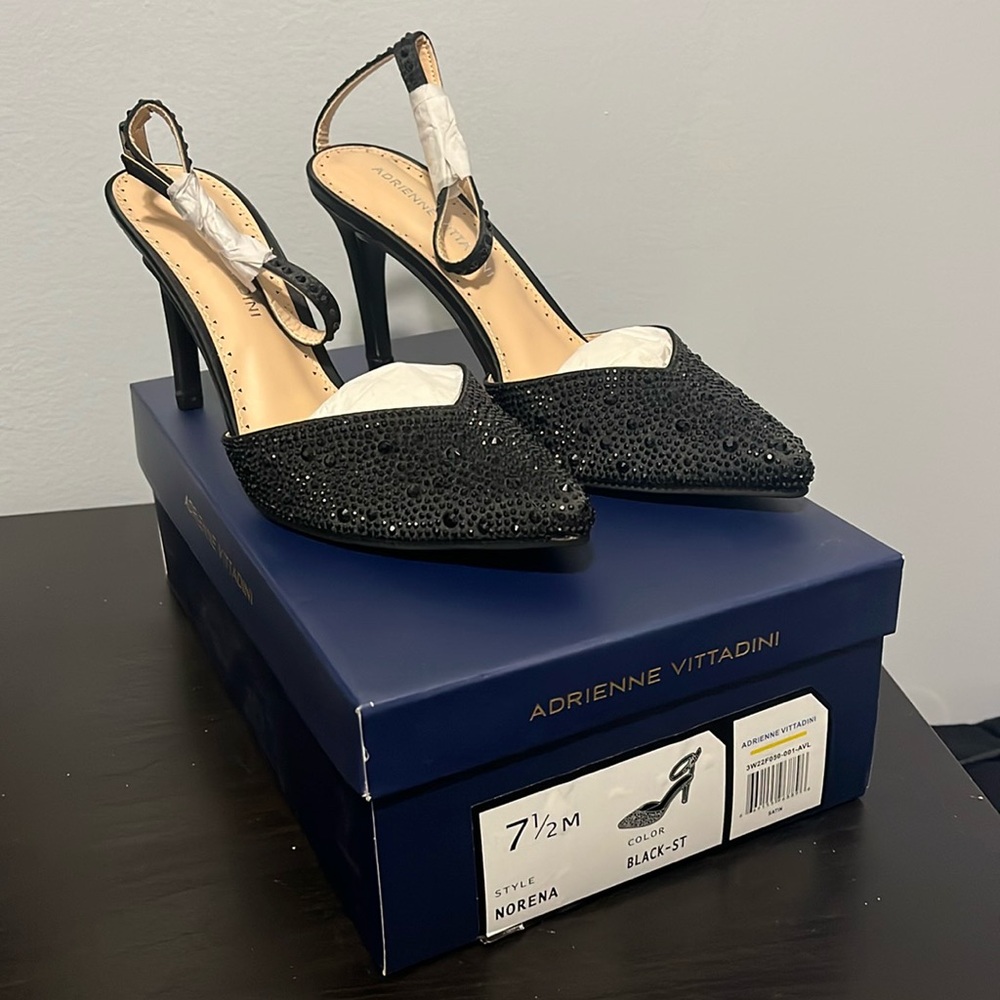 NEW Adrienne Vittadini Norena Embellished Ankle Pump